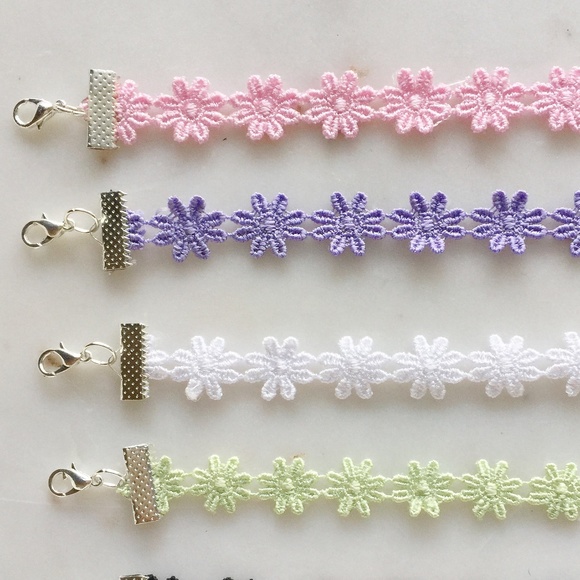Jewelry - Flower Choker Bundle